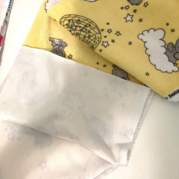 A Bundle /Bag of Fabric Material Scraps Fleece Stretch Jersey Sewing Crafting - Picture 4 of 10